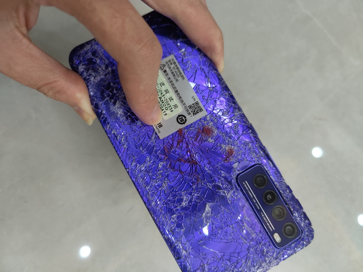 华为畅享20pro5g不开机，主板有轻微凹...