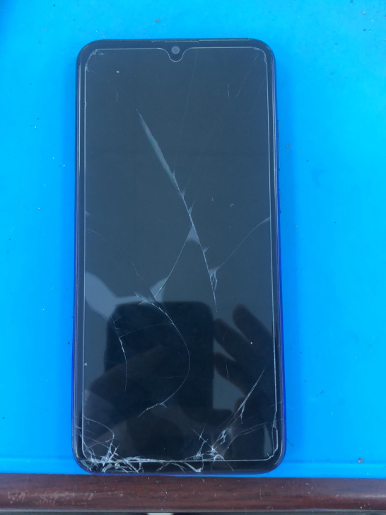 华为 畅享9s 4128G内存 屏幕坏，