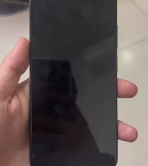 红米k40por自己用的手机98新没有划痕...