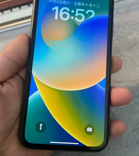 黑色国行苹果11 128G,无磕碰,屏幕两...