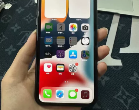 苹果11 国行128G全原装无拆修 感兴趣...
