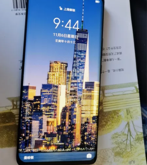 荣耀50 8+256 听筒附近有磨损烧屏了...