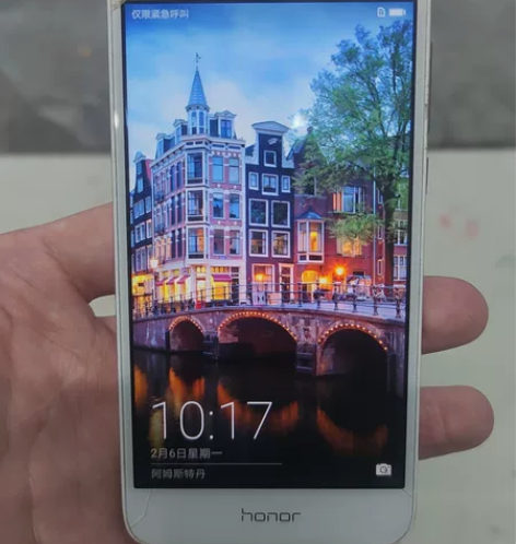荣耀 6A 3+32所有功能正常外屏碎了正...