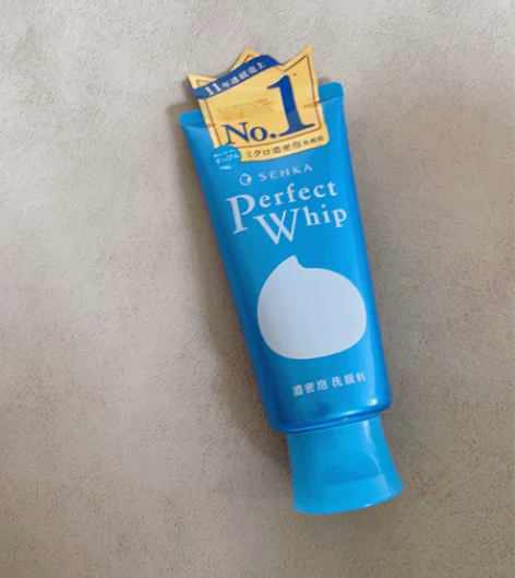 日本珊珂洗面奶洗颜专科蚕丝泡沫深层清洁学生...