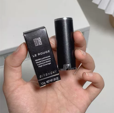 专柜赠送全新未拆封包邮纪梵希小羊皮口红小样...