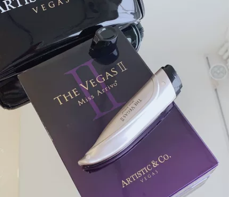 出一个闲置美容仪，无精华液宙斯小尖刀，已经...