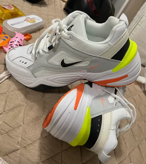 女士九成新休闲运动鞋。39-40号！ 脚偏...