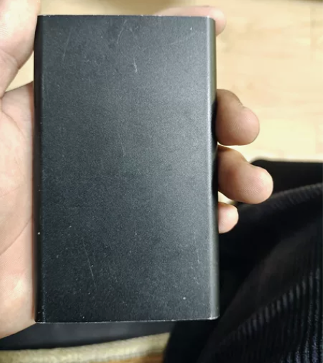 一万毫安超薄充电宝，20w快充版，买了不到...