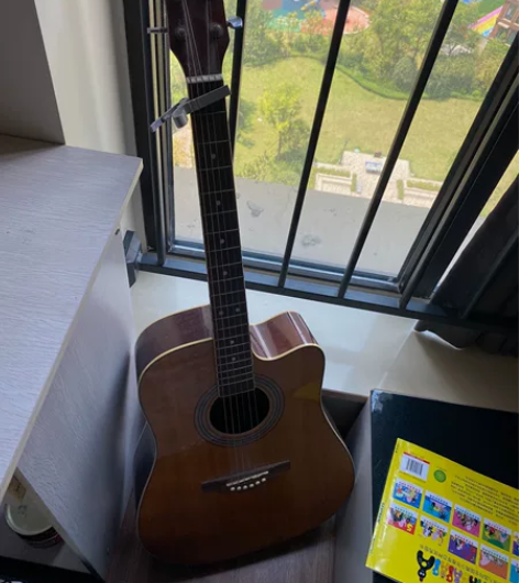 入门吉他，8成新，邮费自理，自提均可 感兴...