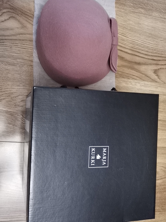 古琦小礼帽，没有使用过