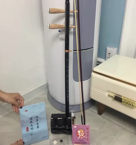 【原价600全新清】全新二胡处理，原价六百...