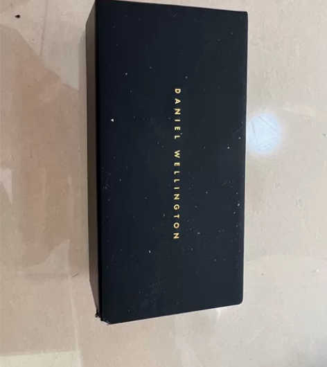 dw 手表 正品 便宜出 生日朋友送的 一...