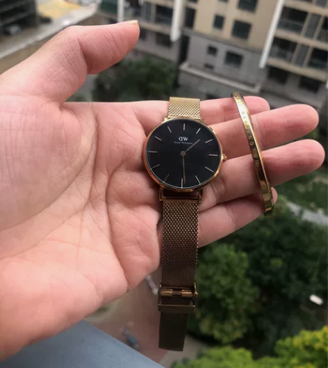 dw手表配手环 没有包装，电池没了懒得换电...