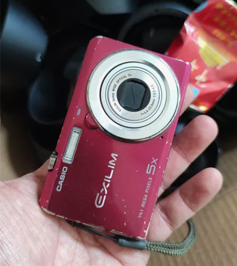 卡西欧zs10数码相机 成色见图，无卡无电...