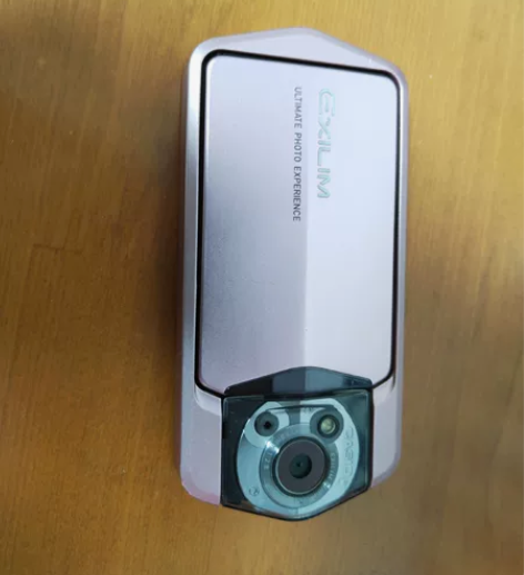 卡西欧自拍神器  很多年前六千买的   用...