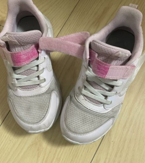 安踏女童鞋，尺码1Y，内长20厘米，自己穿...