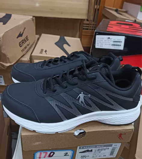 乔丹   44码皮面运动鞋  全新 正品 ...