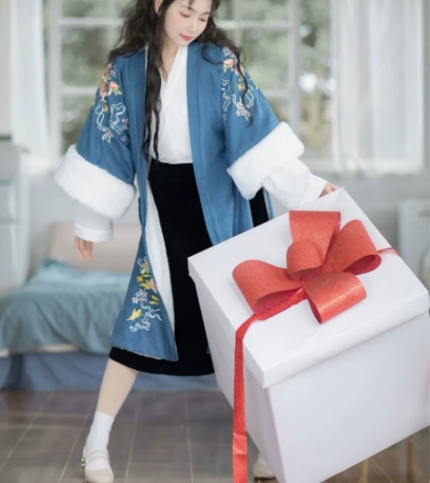 盈华烟羽原创汉服女加厚半袖披袄刺绣毛呢中国...