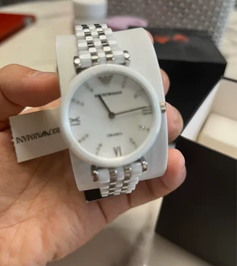 阿玛尼手表 全新!盒子吊牌都在! 感兴趣的...