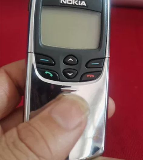 二手诺基亚8810手机，成色如图实拍，没有...