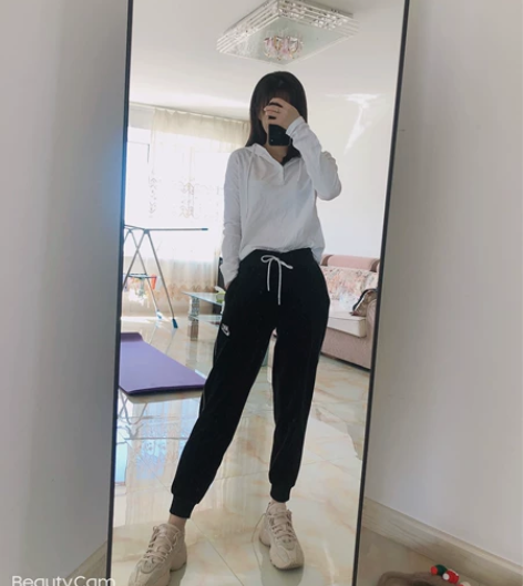 耐克运动裤，绒绒的面料，穿起来超级舒服，不...