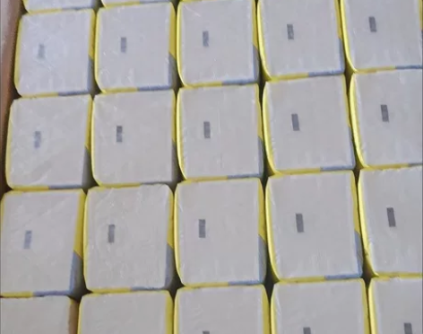 店铺倒闭了剩一堆纸巾便宜出，我们家人自己一...