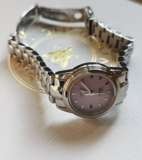 西铁城 光动能女士手表，带夜光功能。 成色...