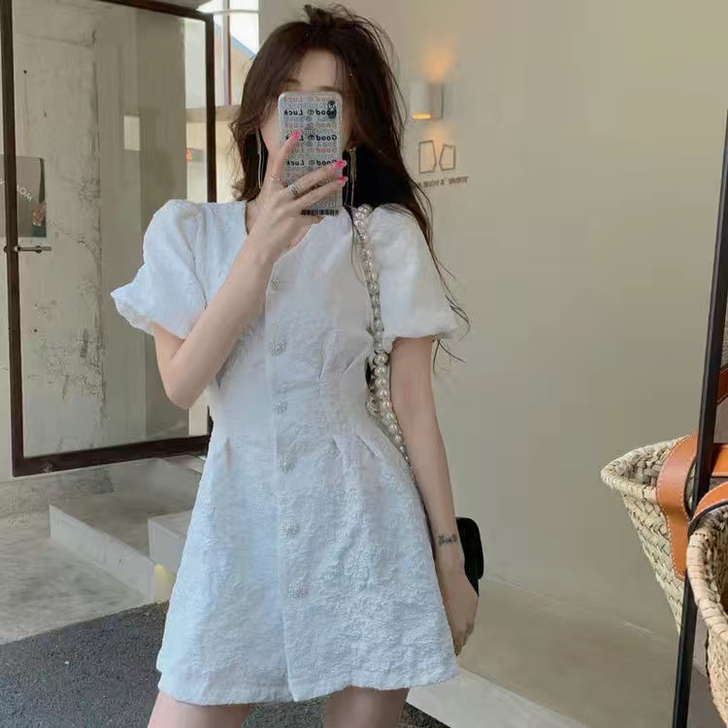 立体浮雕法式连衣裙女夏季V领收腰小个子泡泡...