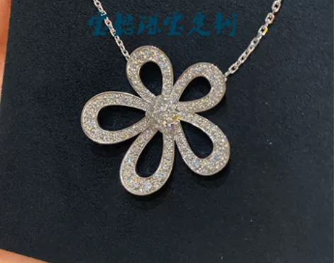 新款18K白金大花满钻项链 镂空太阳花镶钻...