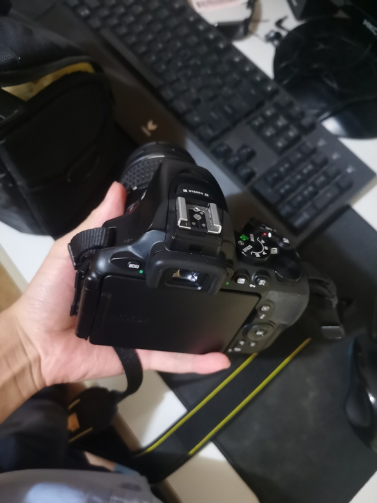 尼康D5600单反相机，橙色完美，无磕碰无...