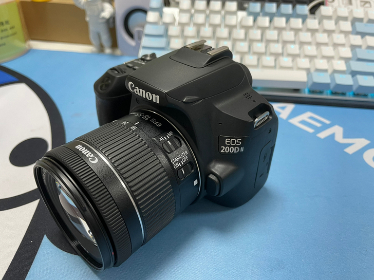 佳能200D2代套机18-55STM镜头,...
