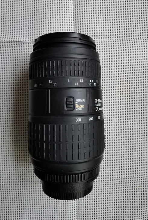 尼康口适马70-300 macro f4-...
