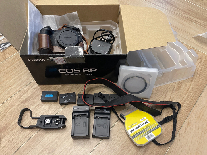 出自用佳能eos rp一只 图一所有可以打...