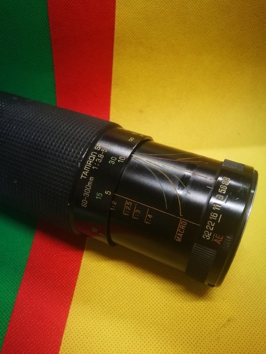 腾龙百搭口手动镜头，60-300mmF3....