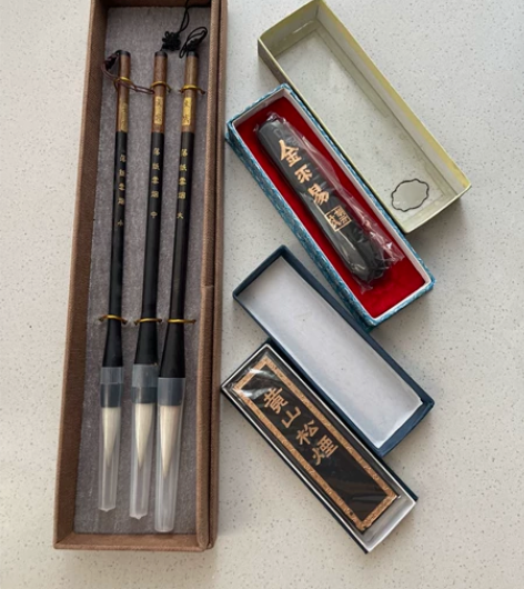 全新文寅毛笔，六品堂墨条，都是新的没用过的...