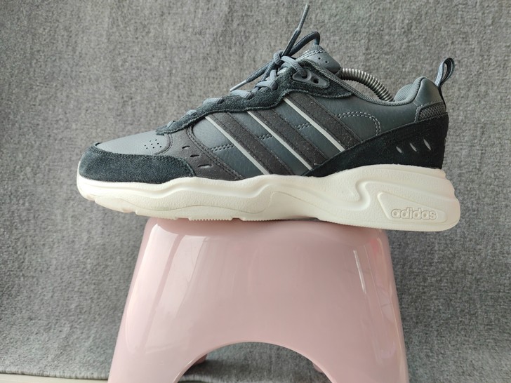 43码阿迪达斯adidas STRUTTE...
