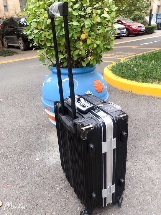 全新的高端行李箱26寸库存积压包邮清仓甩卖...