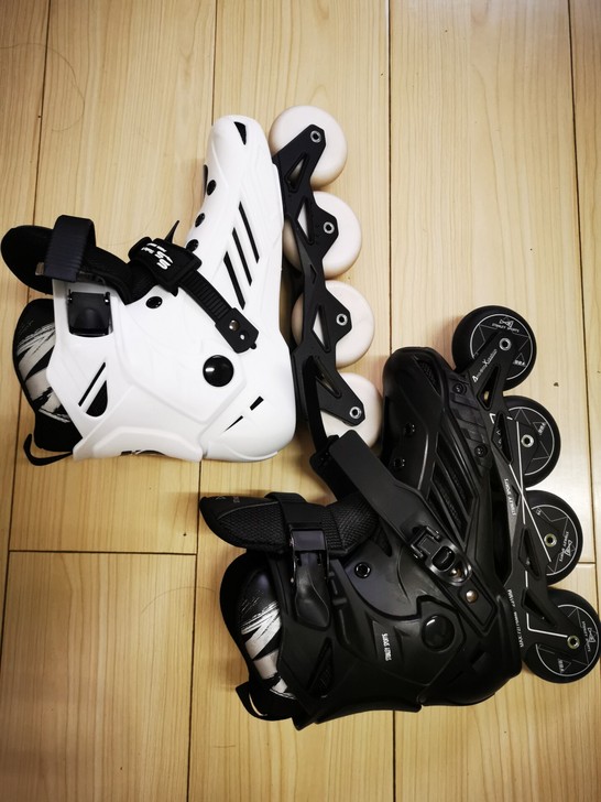 品牌个性鸳鸯轮滑鞋仅穿了两次