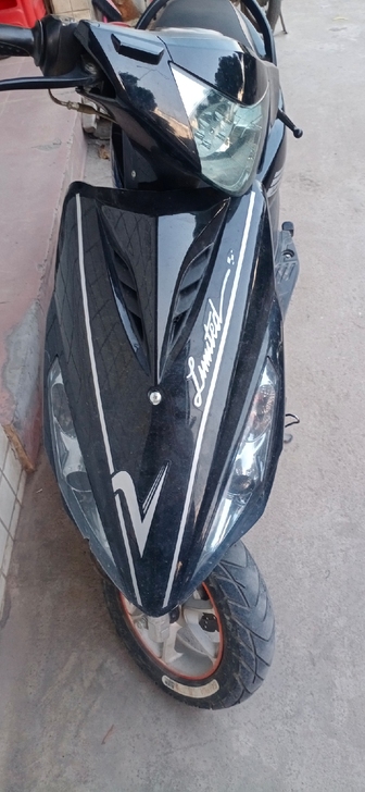 雅马哈鬼火100cc摩托车