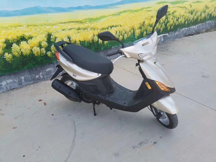 二手摩托车，踏板车，女装车雅马哈巧格100...