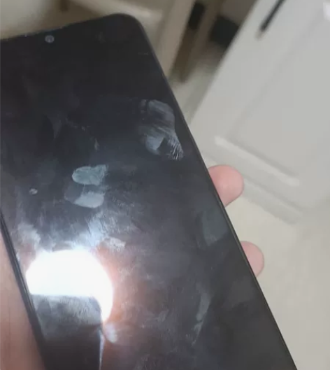 华为畅享9S4+128只换过屏幕。打王者能...