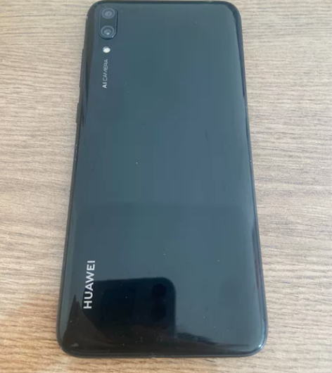 华为畅享9 黑色4+64G全原无修后盖有点...
