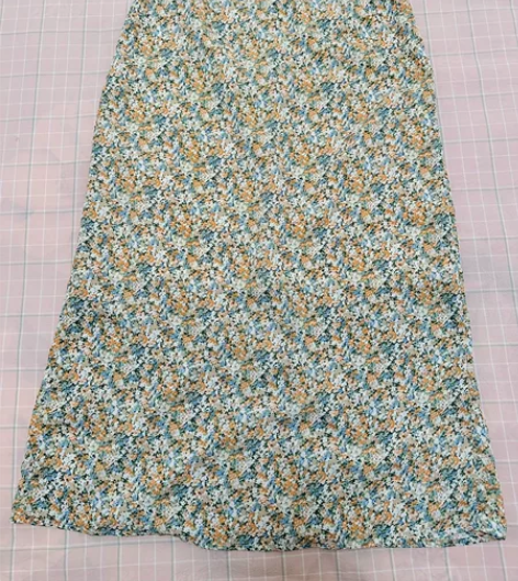 小碎花一步裙 感兴趣的话点“我想要”和我私...