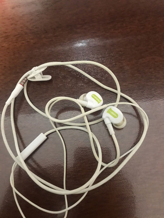 耳机一个，配安卓的。给6块钱呗。
