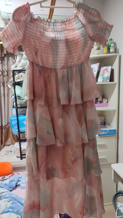 连衣裙，蛋糕裙，均码可以从80斤穿到120...