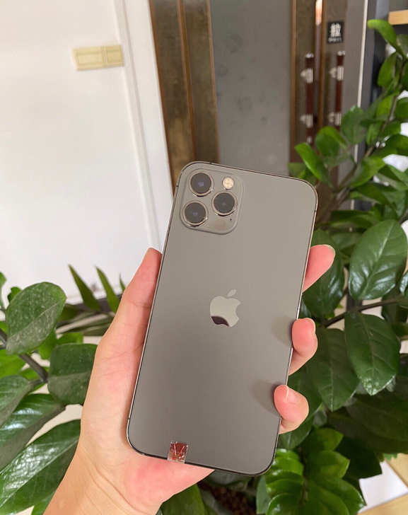个人自用闲置一手苹果12 pro，石墨色。...