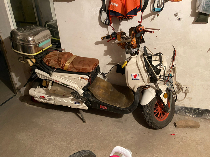 祖马电动车,76v50安电池。前后碟刹,时...