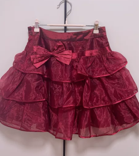 【花儿开了】花苞裙，腰围偏大，全新没穿过。...