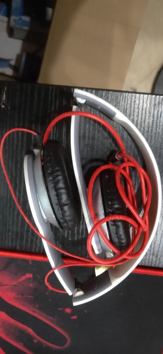 耳机，全新，没有包装