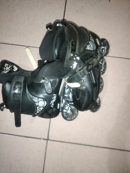 无损坏无维修，没怎么玩几乎是新的。